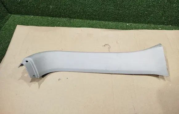 Mitsubishi Pajero Tailgate trim 3M00X