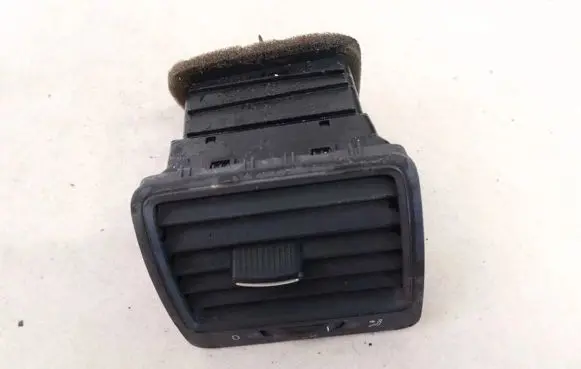 Volkswagen Golf V Dash center air vent grill 1k0819709
