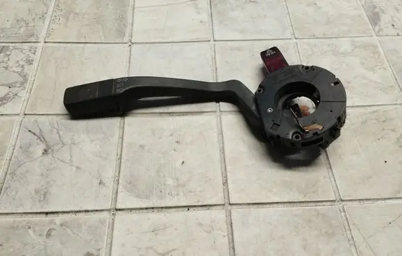 Volkswagen PASSAT B4 Indicator stalk 88S97
