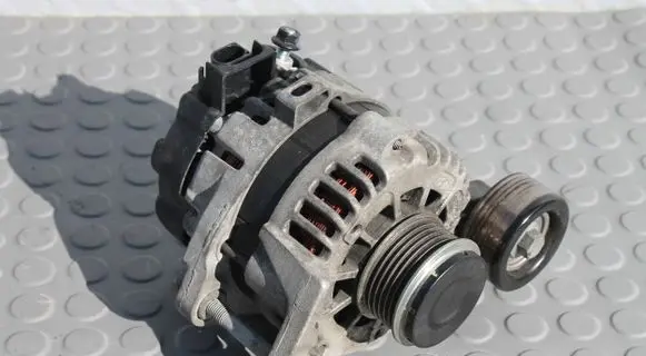 Hyundai i30 Generator/alternator 37300-04950 3730004950