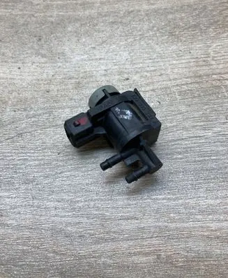Volkswagen PASSAT B5 Turbo solenoid valve 1J0906283A