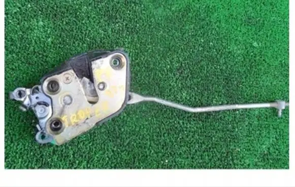 Isuzu Trooper Front door lock