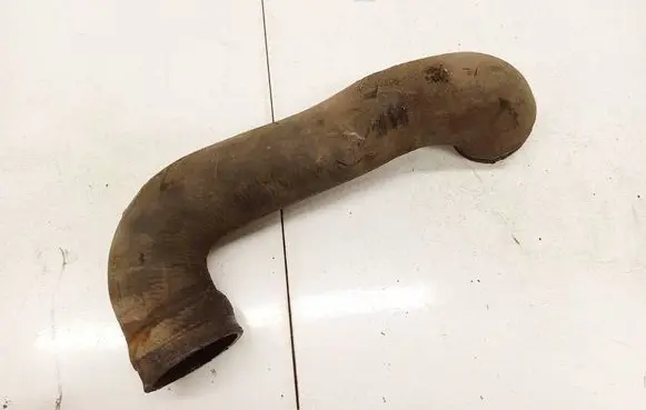 Volkswagen PASSAT B4 Intercooler hose/pipe 