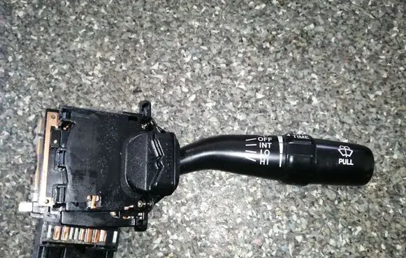 Toyota Avalon XX20 Wiper control stalk 17A082LH