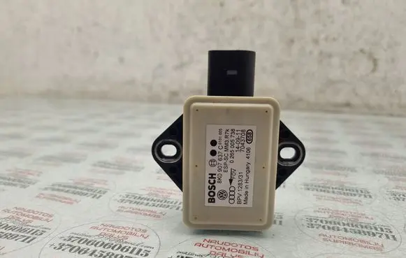Audi A4 S4 B8 8K ESP acceleration yaw rate sensor 8K0907637C