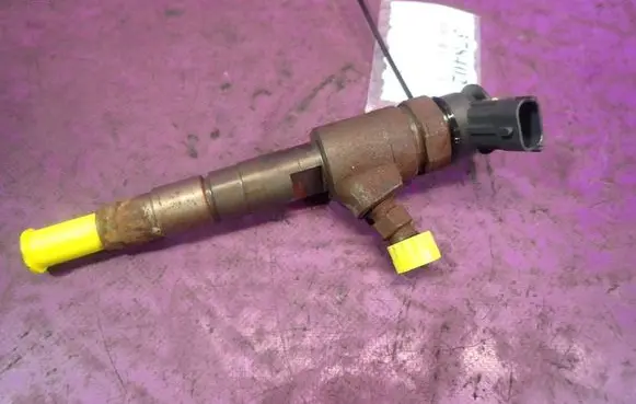 Peugeot 301 Fuel injector