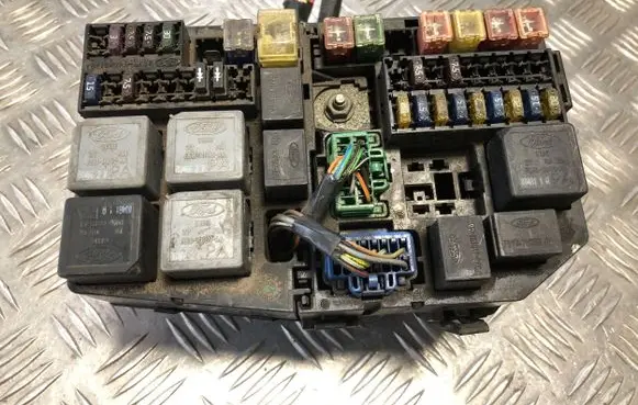 Ford Mondeo MK II Fuse box set 1S7T14A142AA 71543256