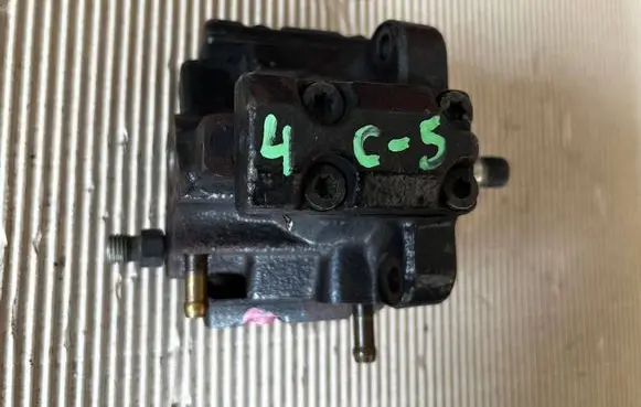 Alfa Romeo 147 Fuel injection high pressure pump 0445010007