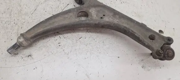 Volkswagen PASSAT B6 Front lower control arm/wishbone 3C0407153B