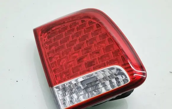 KIA Sorento Tailgate rear/tail lights 924052P02