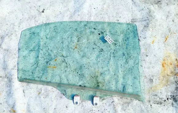 Rear door window glass