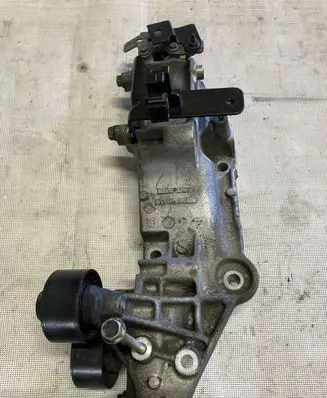 Nissan Qashqai Generator/alternator bracket 117103585R