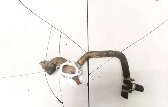 Suzuki Grand Vitara II Engine coolant pipe/hose