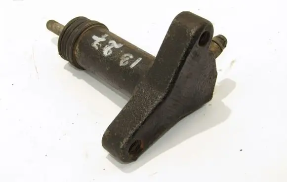 Mitsubishi Pajero Clutch master cylinder