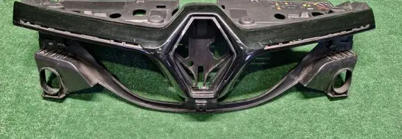 Renault Captur Front bumper upper radiator grill 620902271R