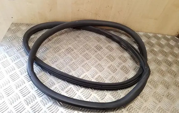 Seat Leon (1P) Rear door rubber seal (on body) 