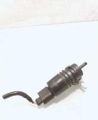 Honda CR-V Windscreen/windshield washer pump 3412863