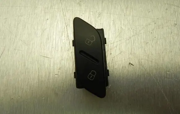 Volkswagen Jetta IV Central locking switch button 5C6962126 I7563