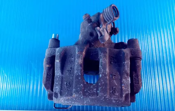 Ford Fiesta Front brake caliper A426C