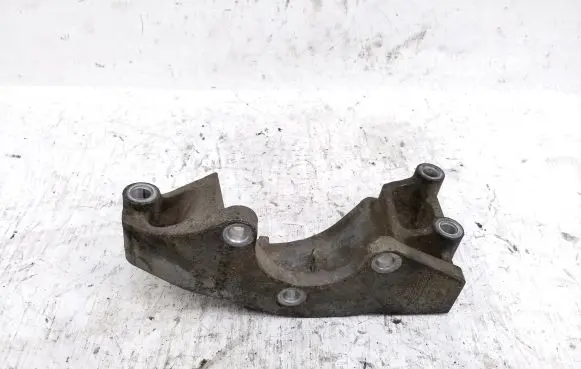 Chrysler Town u0026 Country V Power steering pump mounting bracket 05184594AE
