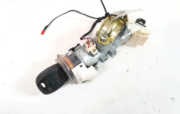 Subaru Legacy Ignition lock 88215ag000 x1t25971