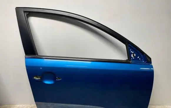 KIA Sportage Front door