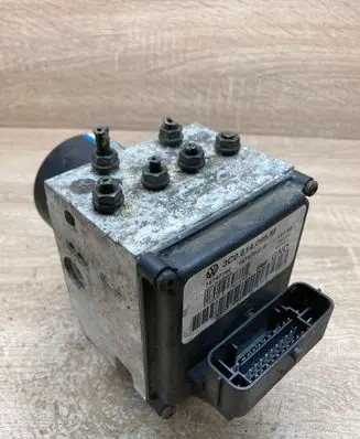 Volkswagen PASSAT B6 ABS Pump 3C0614095M USED