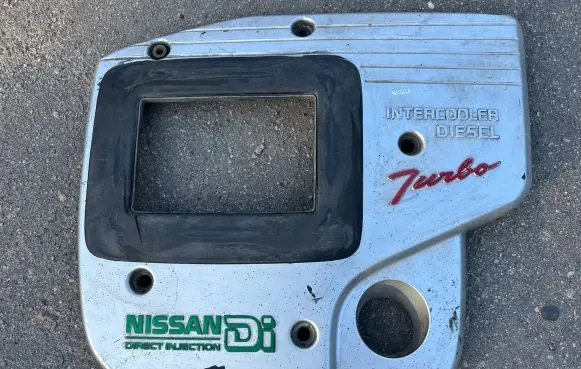 Nissan Patrol Y61 Engine cover (trim) 11050VC112