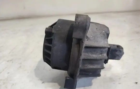 BMW 7 F01 F02 F03 F04 Engine mount bracket 68623513