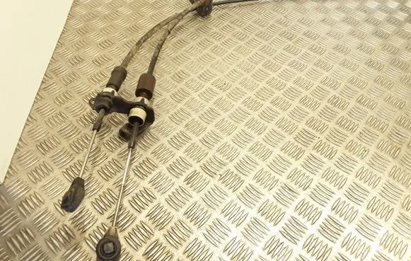 Gear shift cable linkage