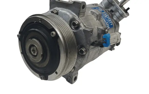 Opel Signum Air conditioning (A/C) compressor (pump) 10550880