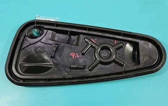 Volkswagen Tiguan Center console 5NA837915A IMPRK1553190