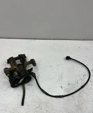 BMW 2 F46 Rear brake caliper 6798957