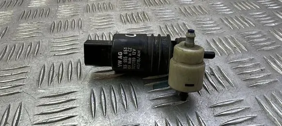 Audi A3 S3 8V Windscreen/windshield washer pump 1K6955651