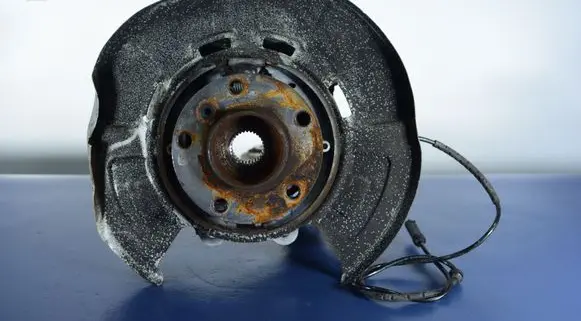 BMW X5M F85 Front wheel hub spindle knuckle 6877217