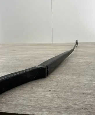 Volkswagen Touran I Front wiper blade arm 1T0955409A