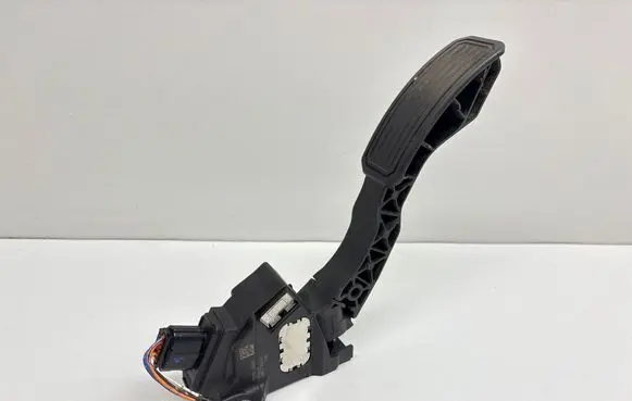 Toyota Auris 150 Accelerator throttle pedal 7811002010 08063A 48837184041