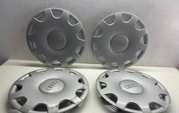 Audi A6 S6 C5 4B R15 wheel hub/cap/trim 4A0601147B