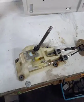 KIA Ceed Gear shifter/selector 437001H200