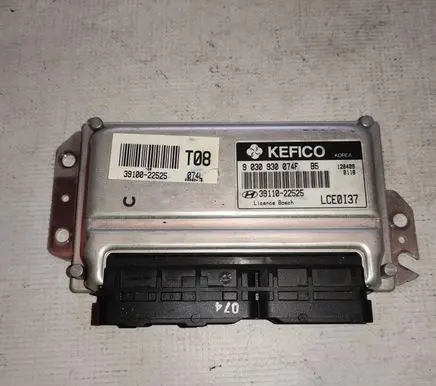 Hyundai Accent Engine control unit/module 3910022525 9030930074F