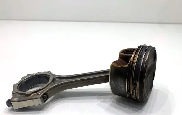 Hyundai i30 Piston with connecting rod G3LE