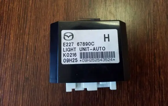 Mazda CX-7 Light module LCM E22767890C K0216 09H25