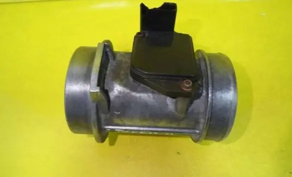 Skoda Superb B5 (3U) Mass air flow meter AFH70-25C 059906461D