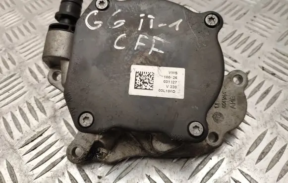 Volkswagen Golf VI Vacuum pump 03L145207