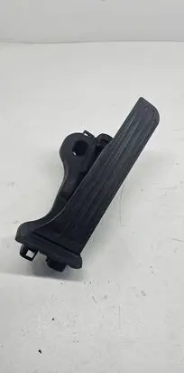 Volkswagen PASSAT B6 Accelerator throttle pedal 1K1721503P