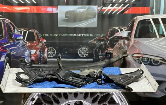 Fender mounting bracket