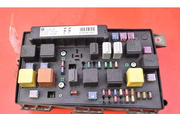 Opel Astra H Fuse box set 13191129