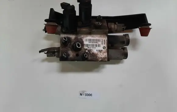 BMW 7 E65 E66 Active stabilizer control/valve assembly 6758704