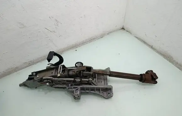 Volvo V70 Steering wheel axle P31280208