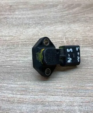 Volkswagen PASSAT B5 Air pressure sensor 038906051 0281002177